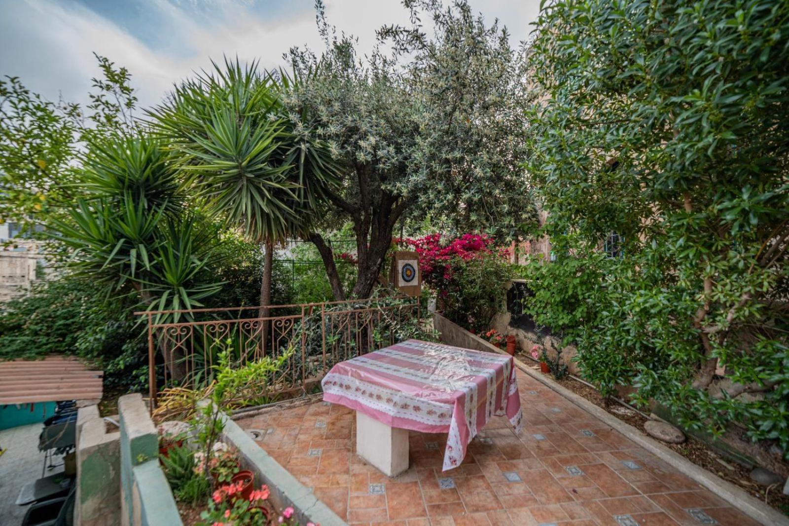 Central House With Beautiful Garden Амман Екстер'єр фото