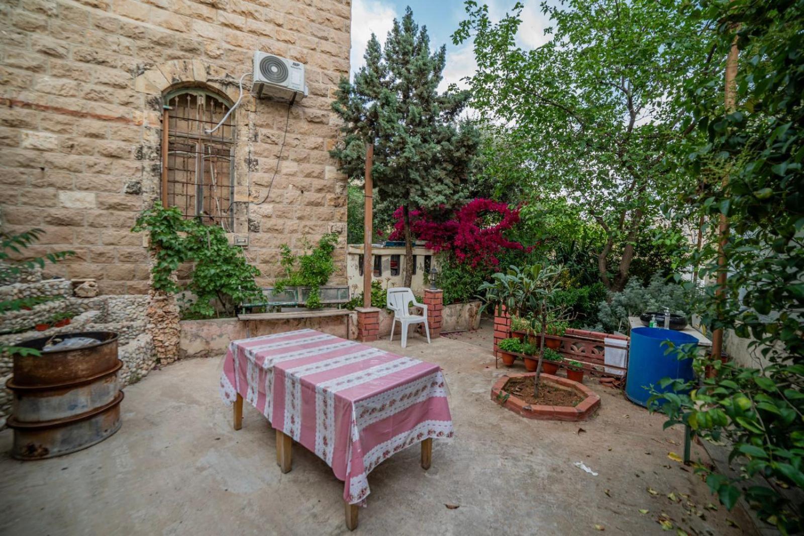 Central House With Beautiful Garden Амман Екстер'єр фото